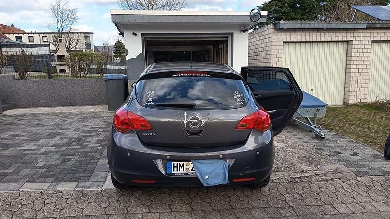 Gebraucht Opel Astra Design Edition 87 PS (63 kW) 2010 Grau Limousine