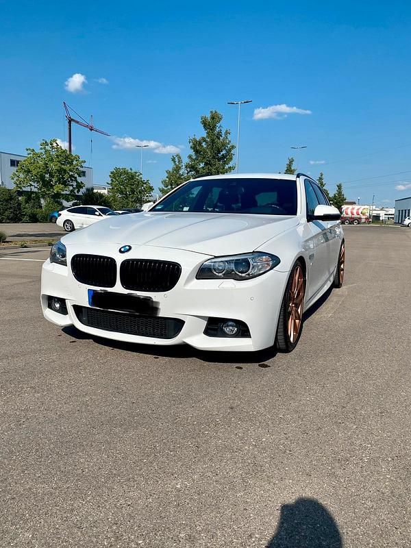 Weiß Gebraucht 2014 BMW 520 M Sport Kombi | 17.500 € (Teuer) - Bild 1/4