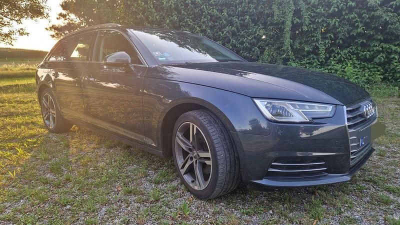 Grau Gebraucht 2018 Audi A4 Sport Kombi | 14.390 € (Superpreis) - Bild 1/4