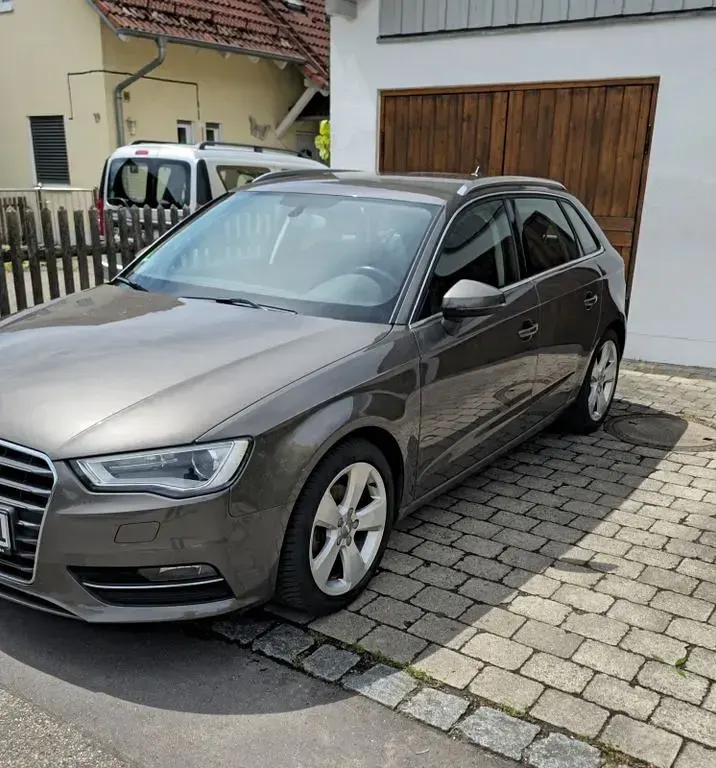 Gebraucht Audi A3 Ambition 150 PS (110 kW) 2014 Beige Limousine