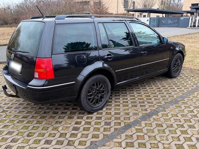 Second-hand VW Bora 131 CP (96 kW) 2004 Negru Break