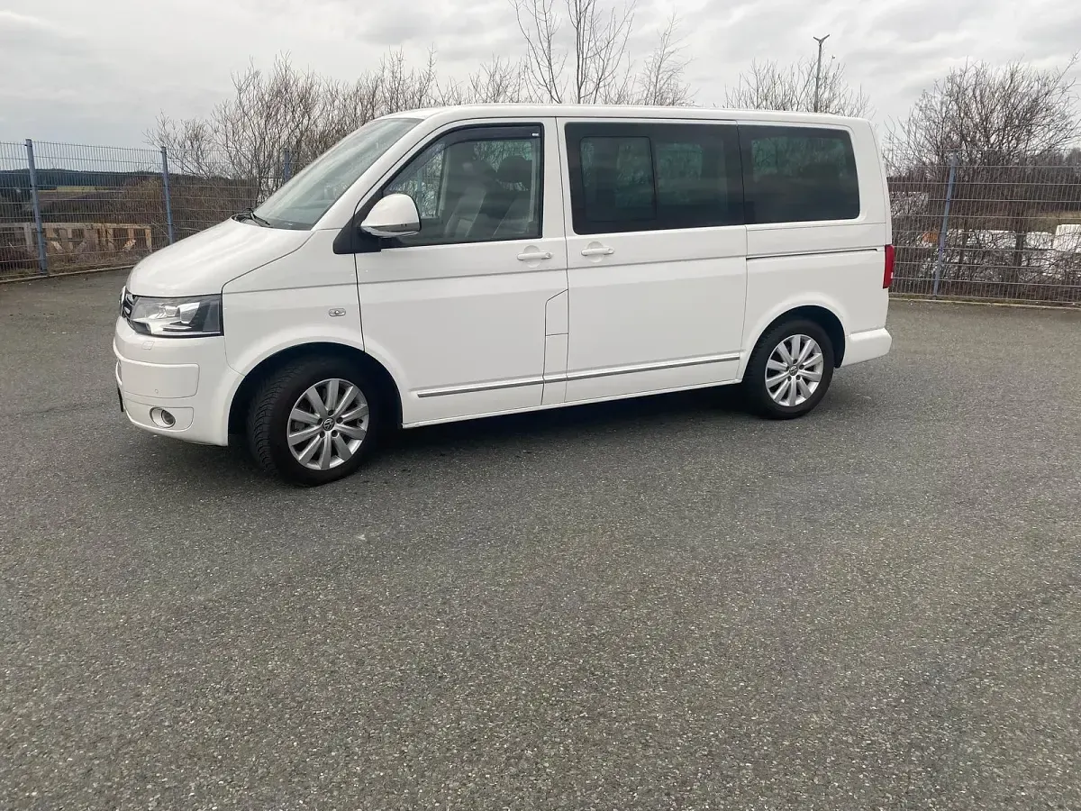 Gebraucht VW Multivan Highline 180 PS (132 kW) 2013 Weiß Van / Kleinbus