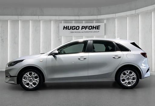 Neu Kia Ceed Vision 100 PS (73 kW) 2025 Silber Kleinwagen