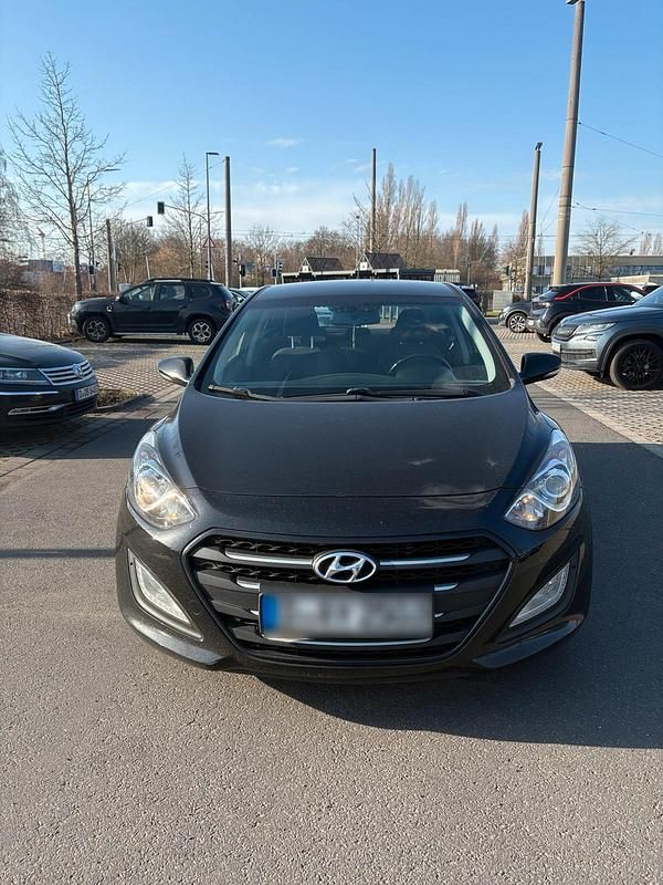 Gebraucht Hyundai i30 136 PS (100 kW) 2015 Schwarz Limousine
