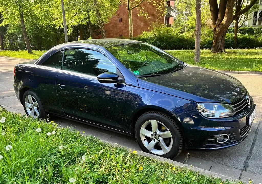 Używany VW Eos Cup 122 KM (89 kW) 2014 Niebieski Kabriolet