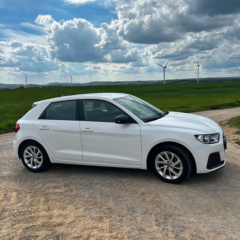Gebraucht Audi A1 Sportback Advanced 95 PS (69 kW) 2021 Weiß Kleinwagen