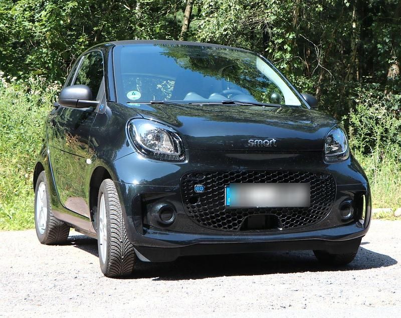 Schwarz Gebraucht 2021 Smart ForTwo Electric Drive Coupé | 8.950 € (Fairer Preis) - Bild 1/4