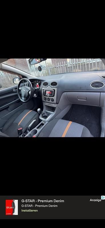 Gebraucht Ford Focus 101 PS (74 kW) 2010 Schwarz Limousine