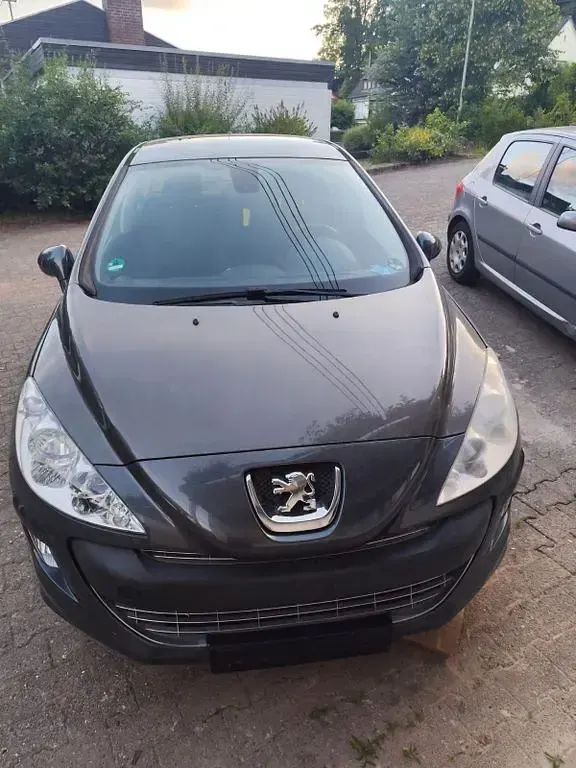 Gebraucht Peugeot 308 Platinum 120 PS (88 kW) 2010 Limousine