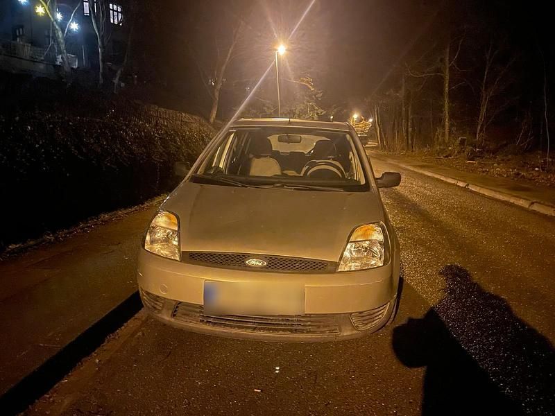 Gebraucht Ford Fiesta 60 PS (44 kW) 2003 Silber Kleinwagen