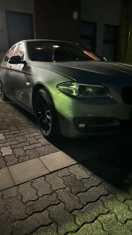 Gebraucht BMW 520 190 PS (139 kW) 2015 Grau Limousine