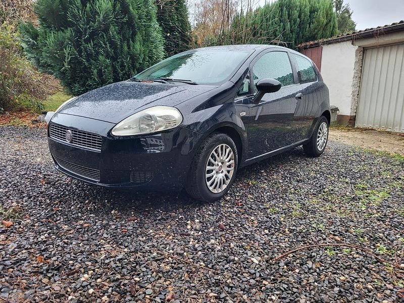 Blau Gebraucht 2009 Fiat Punto Limousine | 1.690 € (Fairer Preis) - Bild 1/4