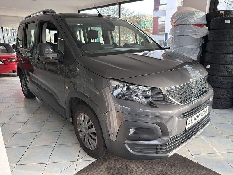Grau Gebraucht 2019 Peugeot Rifter Allure Van / Kleinbus | 13.490 € (Superpreis) - Bild 1/4