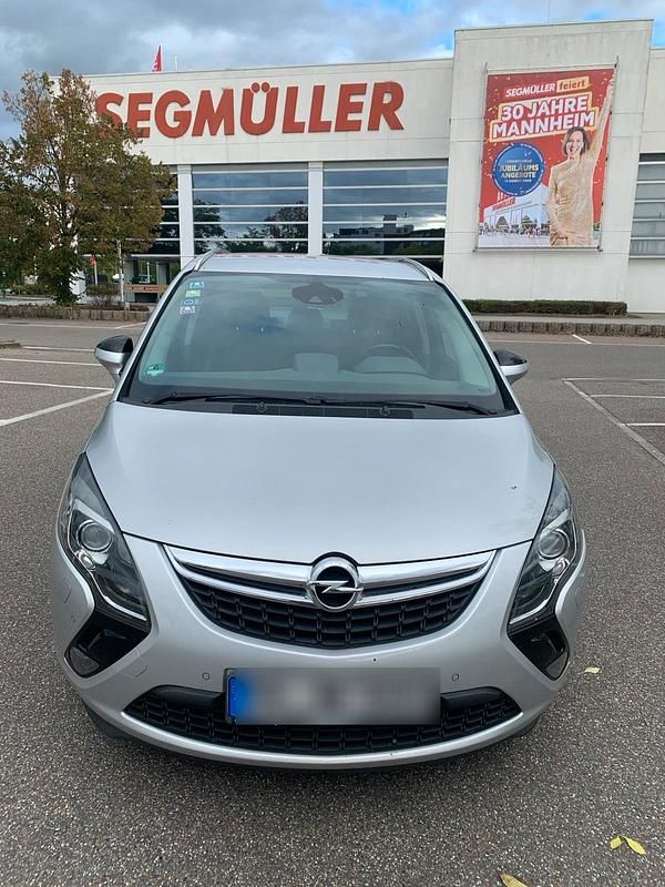 Silber Gebraucht 2015 Opel Zafira Tourer Van / Kleinbus | 5.500 € - Bild 1/4