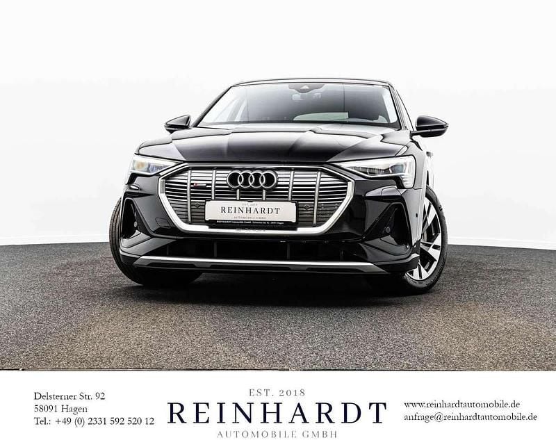 Mythosschwarz metallic Gebraucht 2022 Audi e-tron S-Line SUV | 28.580 € (Superpreis) - Bild 1/1