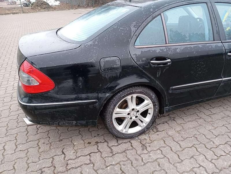 Gebraucht Mercedes E320 200 PS (147 kW) 2007 Schwarz Limousine