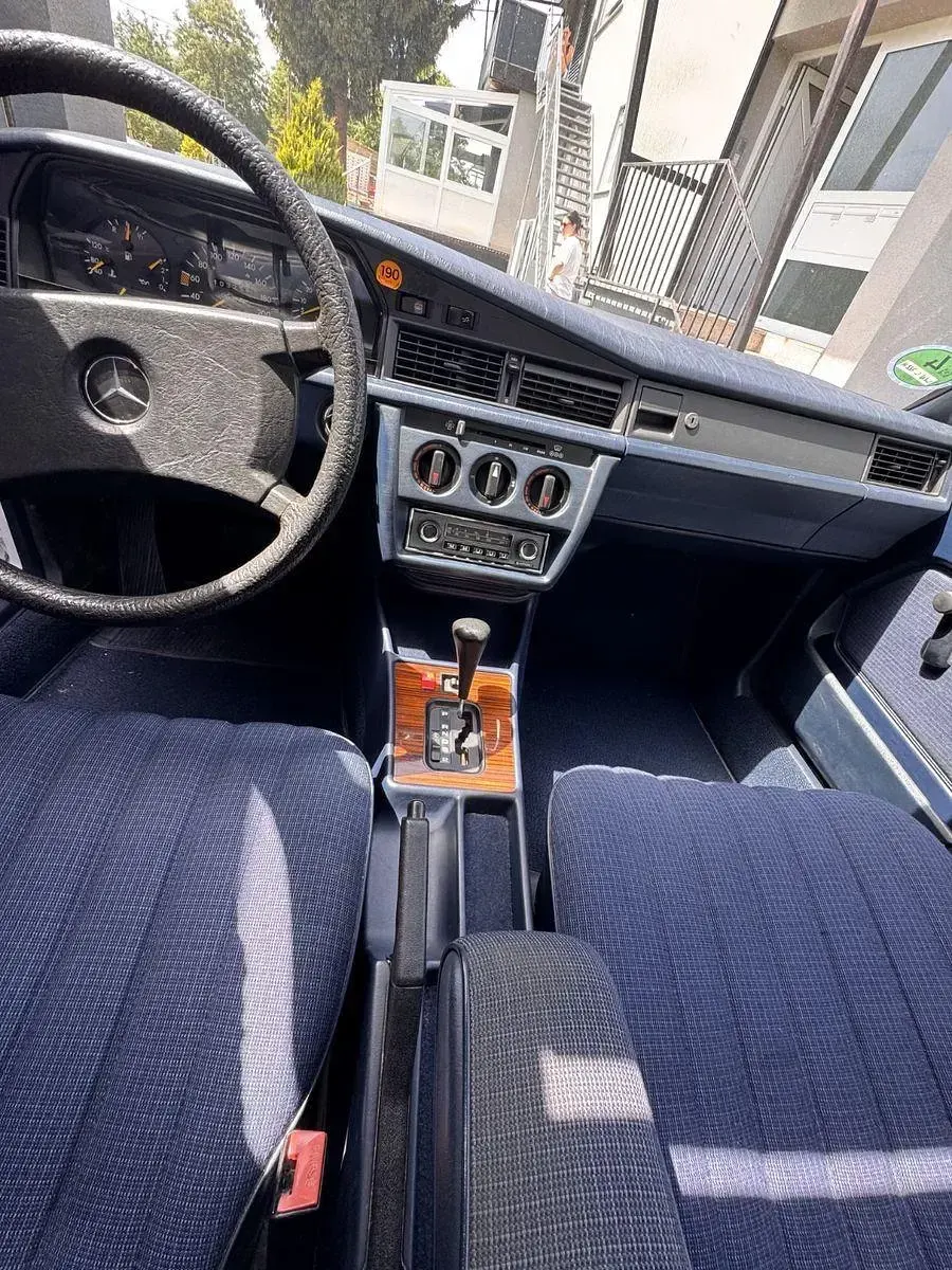 Gebraucht Mercedes 190 118 PS (86 kW) 1987 Weiß Limousine