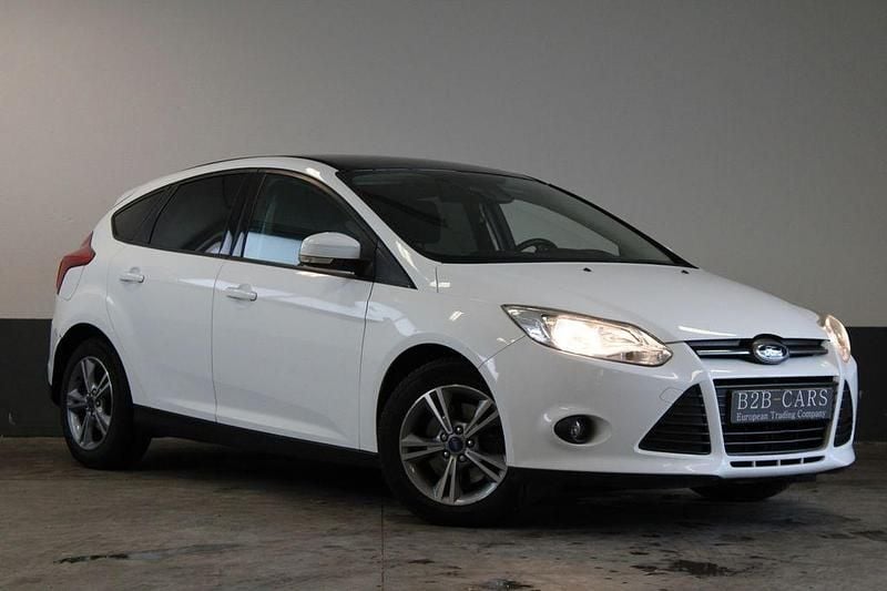 Weiß Gebraucht 2013 Ford Focus SYNC Edition Limousine | 4.900 € (Guter Preis) - Bild 1/4