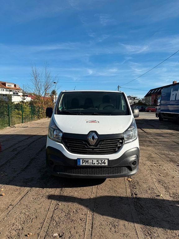 Weiß Gebraucht 2017 Renault Trafic Van | 8.700 € (Guter Preis) - Bild 1/4