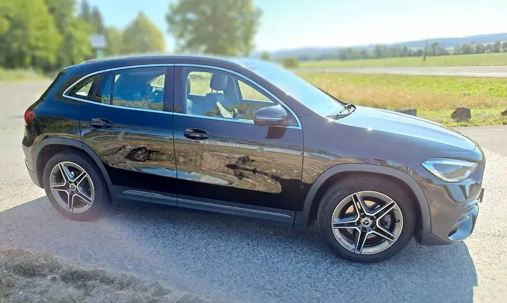 Gebraucht Mercedes GLA200 AMG line 163 PS (119 kW) 2022 Schwarz SUV