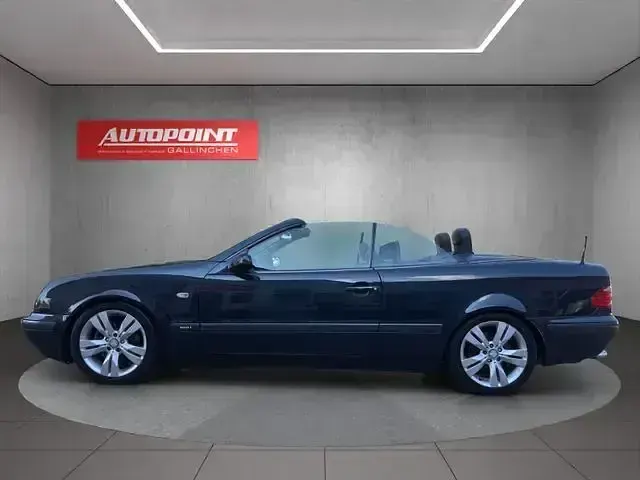 Gebraucht Mercedes CLK320 226 PS (166 kW) 1998 Blau Cabrio