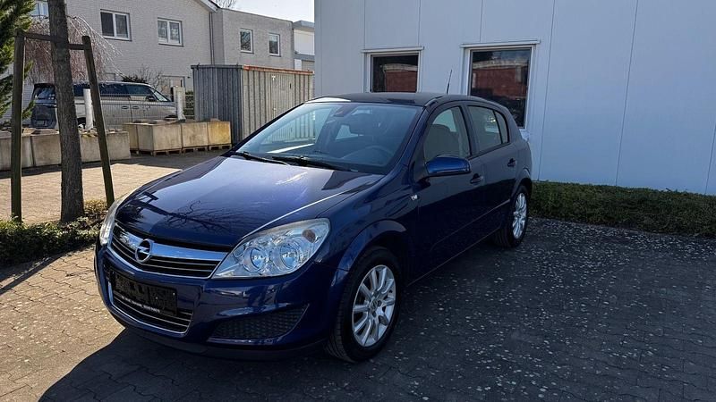 Używany Opel Astra 90 KM (66 kW) 2007 Niebieski Sedan/Limuzyna