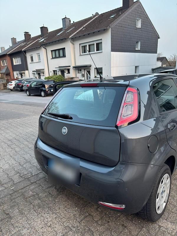 Gebraucht Fiat Punto 69 PS (50 kW) 2014 Grau Kleinwagen