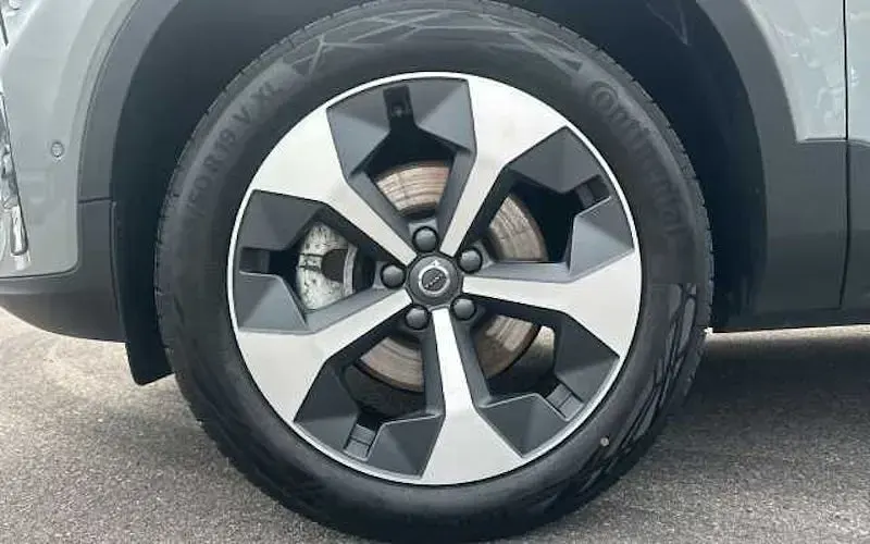 Gebraucht Volvo XC40 Plus 163 PS (119 kW) 2025 Grau SUV
