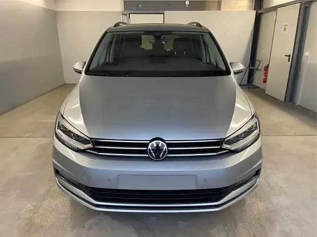 Neu VW Touran Comfortline 150 PS (110 kW) 2025 [f0f0] oyster silver metallic Van / Kleinbus