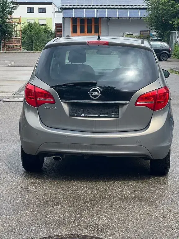 Gebraucht Opel Meriva Design Edition 140 PS (102 kW) 2012 Braun Van / Kleinbus