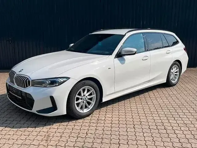 Gebraucht BMW 318 M Sport 156 PS (114 kW) 2024 Alpinweiß  uni Kombi