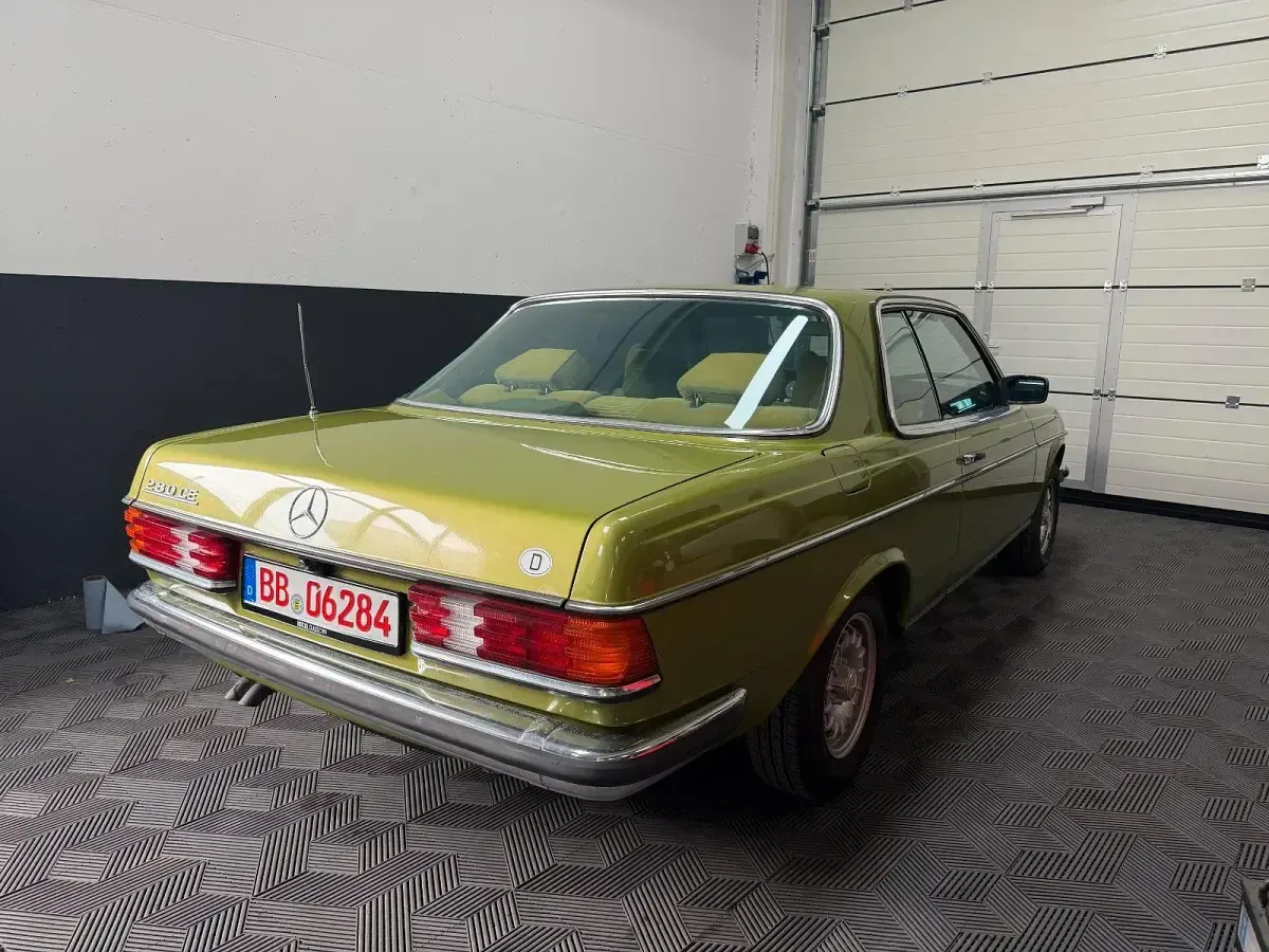Gebraucht Mercedes 280 177 PS (130 kW) 1979 Grün Coupé