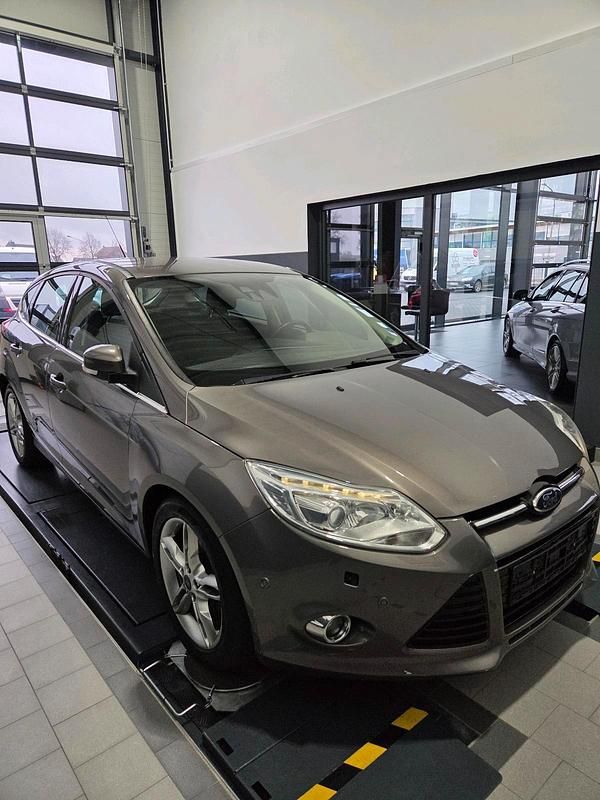 Gebraucht Ford Focus 125 PS (91 kW) 2013 Braun Kleinwagen