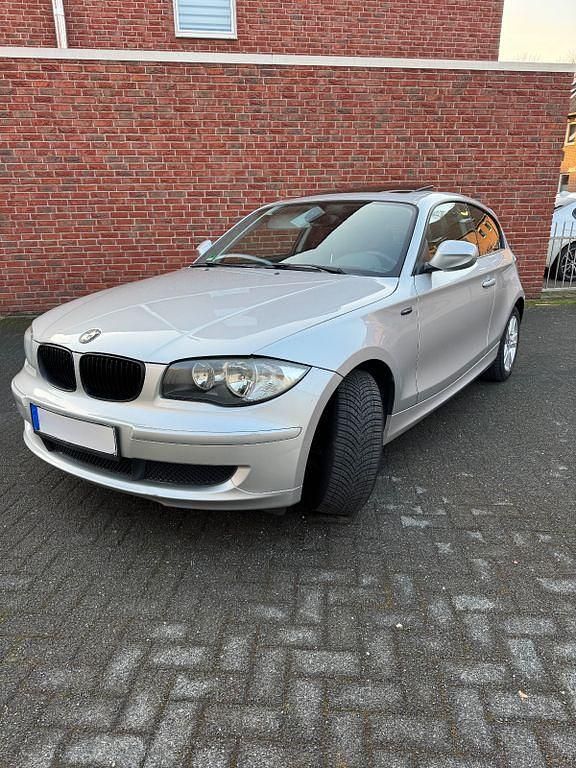 Gebraucht BMW 116 122 PS (89 kW) 2010 Silber Kleinwagen