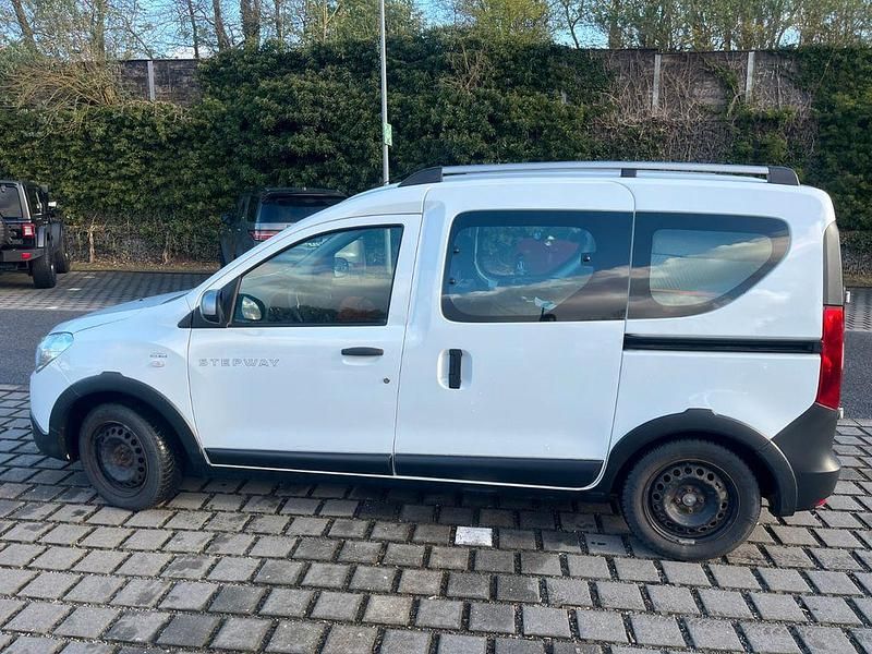 Gebraucht Dacia Dokker Stepway 116 PS (85 kW) 2018 Weiß Van / Kleinbus