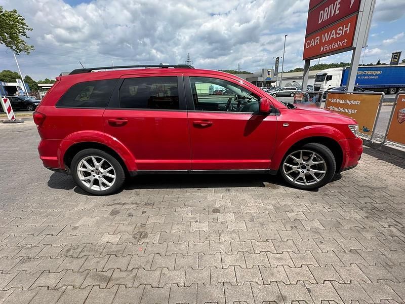 Gebraucht Fiat Freemont 140 PS (102 kW) 2012 Rot SUV