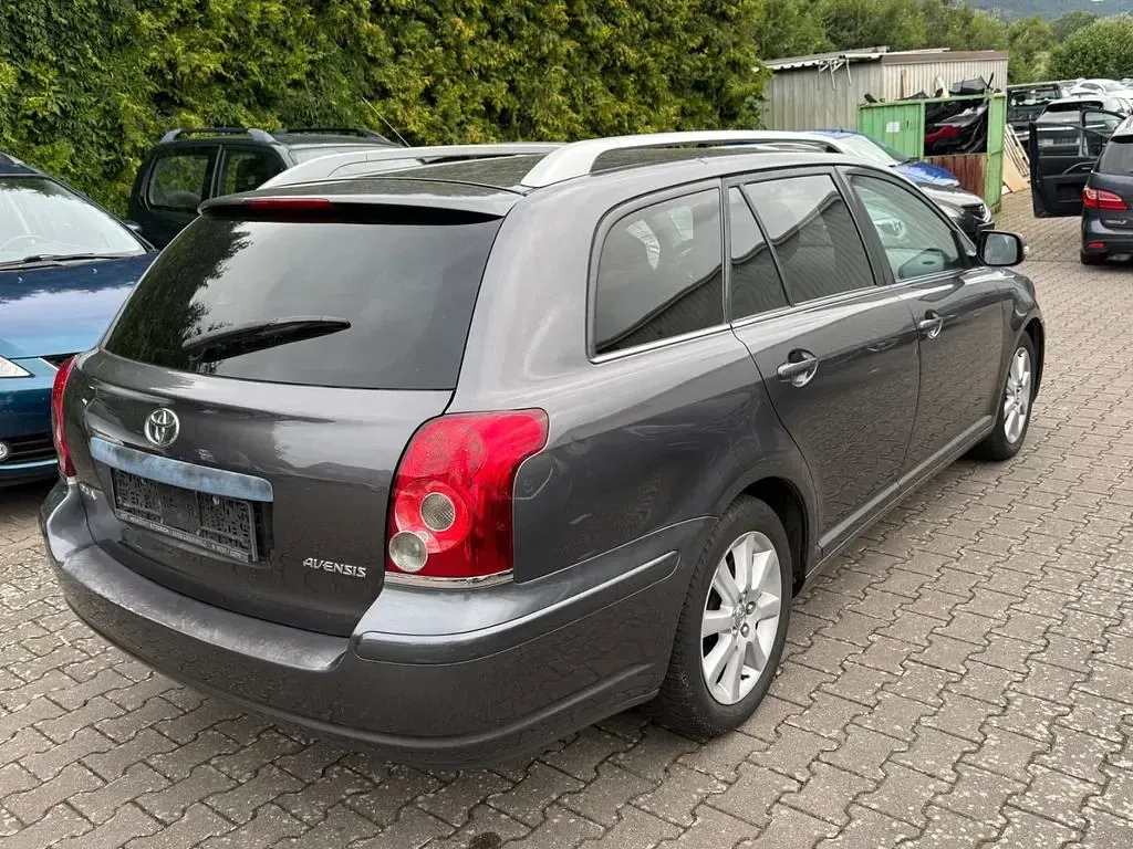 Gebraucht Toyota Avensis Edition 129 PS (94 kW) 2006 Grau Kombi