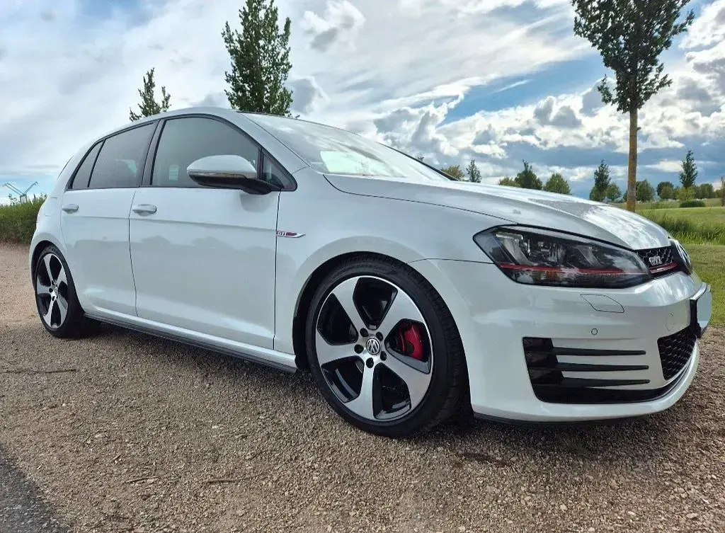 Gebraucht VW Golf VII GTI 220 PS (161 kW) 2015 Weiß Limousine
