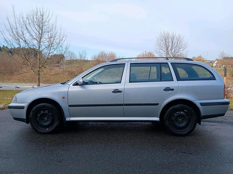 Gebraucht Skoda Octavia 90 PS (66 kW) 2000 Silber Kombi