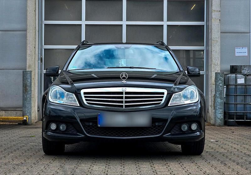 Schwarz Gebraucht 2011 Mercedes C200 Kombi | 5.600 € (Teuer) - Bild 1/4