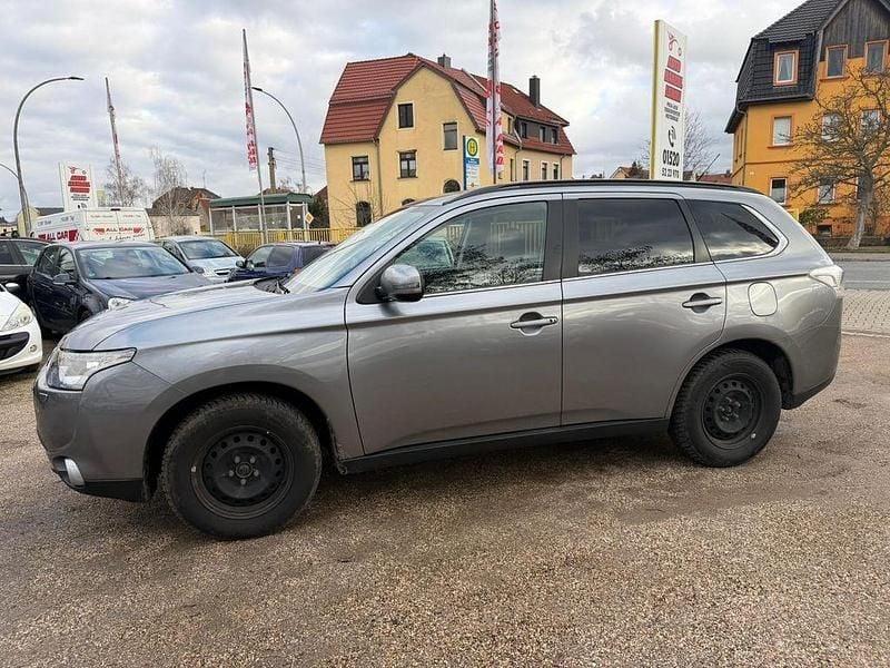 Gebraucht Mitsubishi Outlander Intense 150 PS (110 kW) 2013 Grau SUV