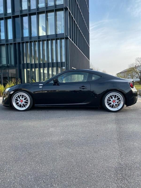 Schwarz Gebraucht 2016 Toyota GT86 GT Coupé | 21.000 € (Fairer Preis) - Bild 1/4