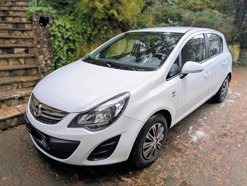 Weiß Gebraucht 2014 Opel Corsa Energy Kleinwagen | 6.400 € (Etwas zu teuer) - Bild 1/4