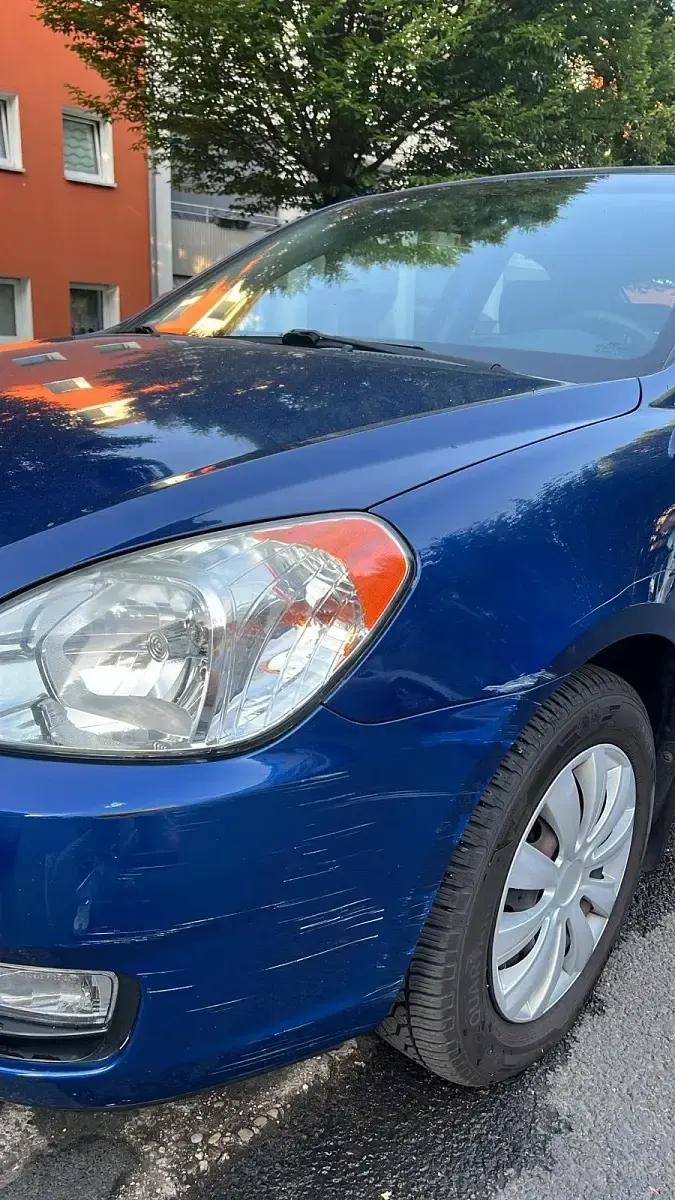 Gebraucht Hyundai Accent 97 PS (71 kW) 2009 Blau Kleinwagen
