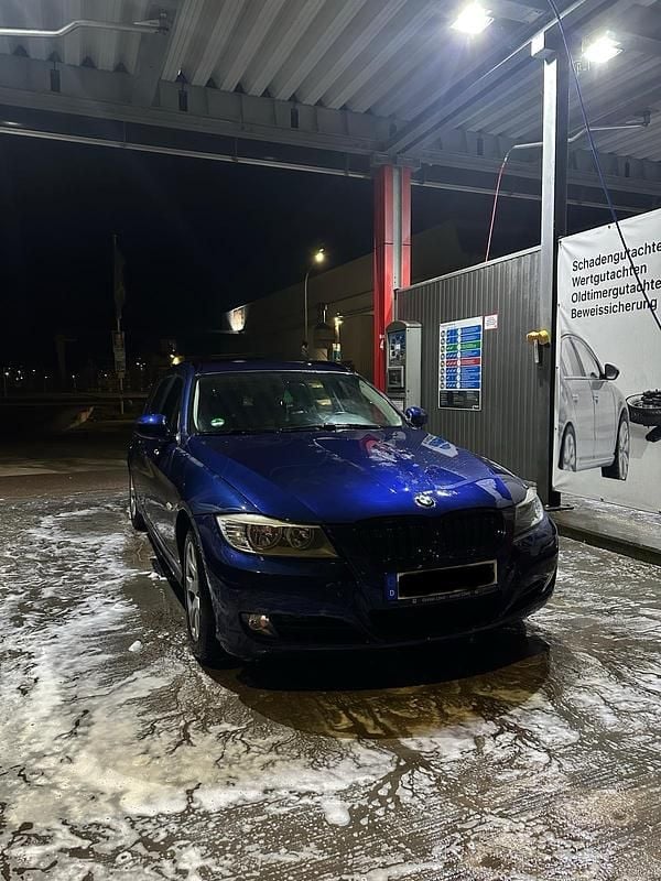 Gebraucht BMW 318 143 PS (105 kW) 2010 Blau Kombi