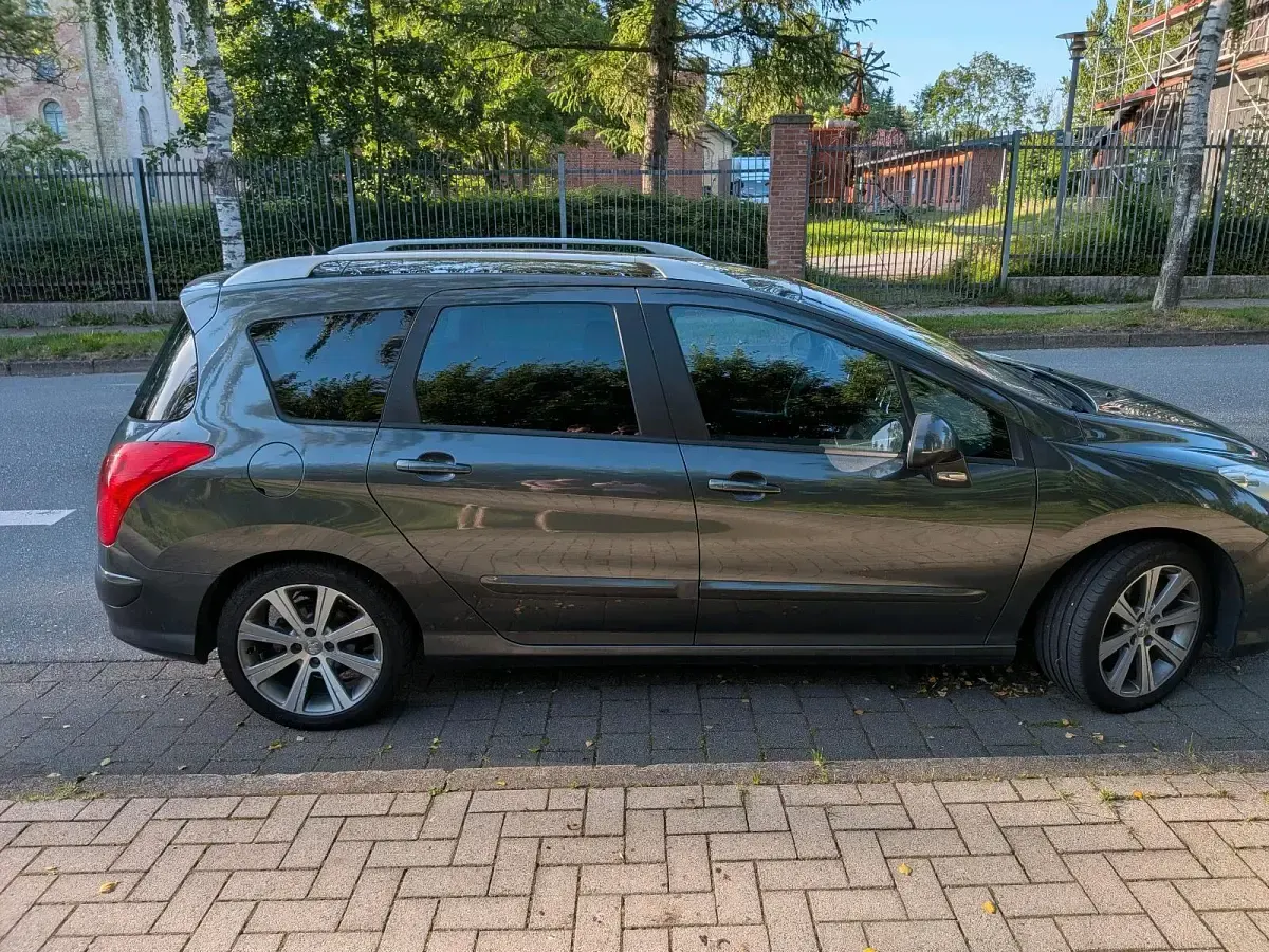 Gebraucht Peugeot 308 SW 112 PS (82 kW) 2011 Grau Kombi