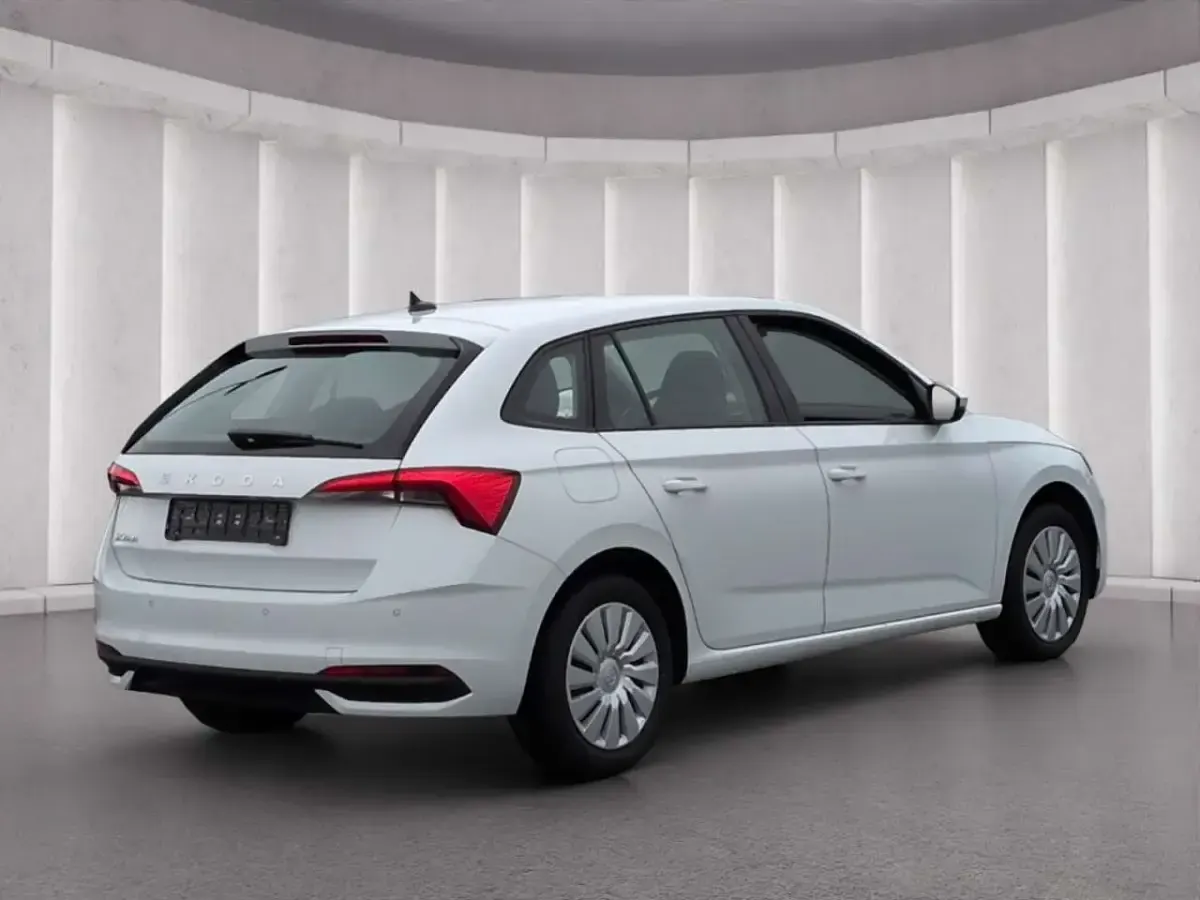 Gebraucht Skoda Scala Essence 116 PS (85 kW) 2025 Weiß Kleinwagen