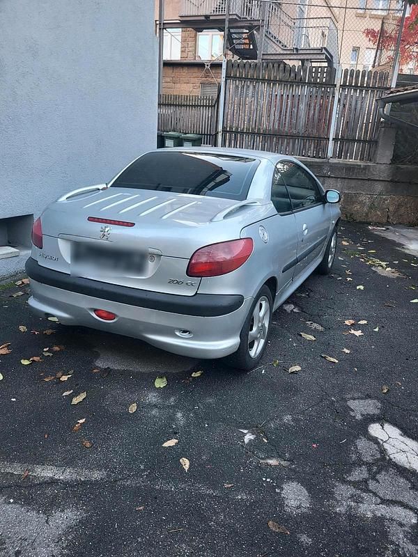 Gebraucht Peugeot 206 CC 109 PS (80 kW) 2003 Silber Cabrio
