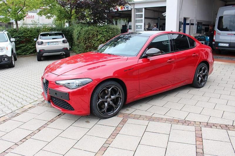 Rot Gebraucht 2022 Alfa Romeo Giulia Estrema Limousine | 34.900 € (Fairer Preis) - Bild 1/4