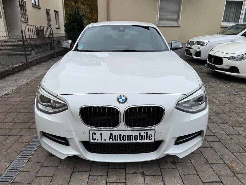 Weiß Gebraucht 2013 BMW M135 Performance Kleinwagen | 16.500 € (Fairer Preis) - Bild 1/4